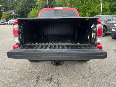 Used 2023 Toyota Tacoma TRD Sport w/ Technology Package AWD/4WD image 5