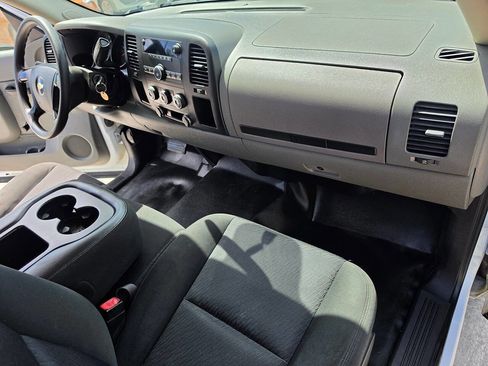 Used 2010 Chevrolet Silverado 1500 W/T RWD image 33