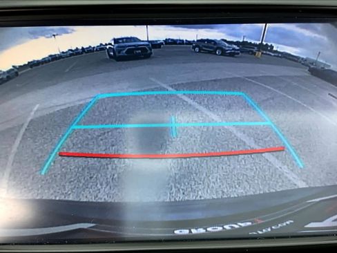 Used 2017 Toyota Highlander SE image 26