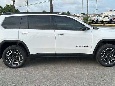 New 2026 Jeep Cherokee Laredo AWD/4WD image 7