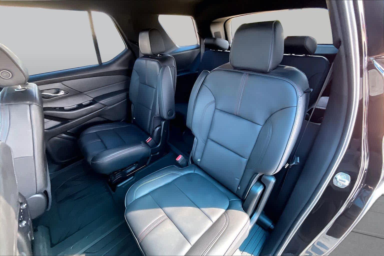 Used 2023 Chevrolet Traverse RS w/ LPO, Floor Liner Package FWD image 20