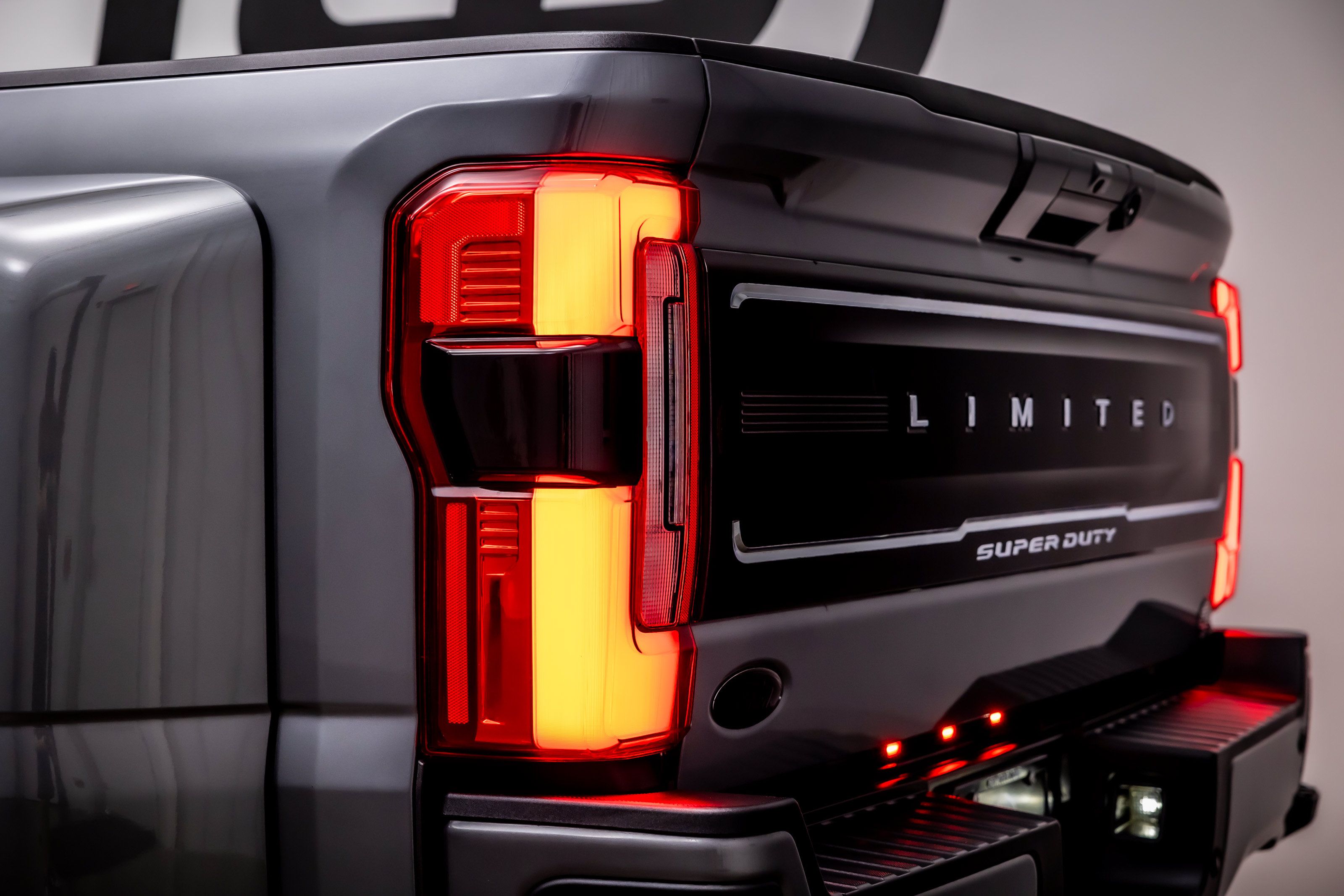 Used 2024 Ford F450 Limited w/ FX4 Off-Road Package AWD/4WD image 13