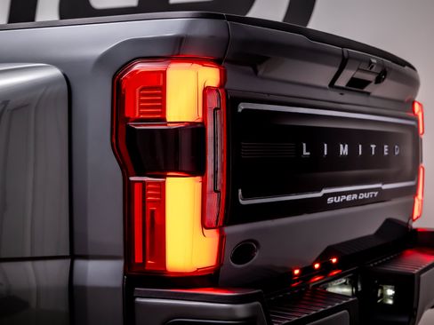 Used 2024 Ford F450 Limited w/ FX4 Off-Road Package AWD/4WD image 13