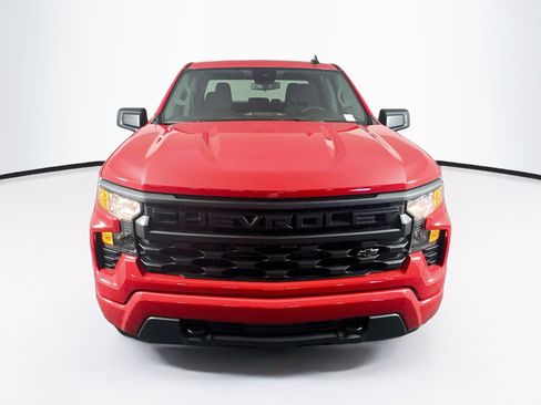 Used 2025 Chevrolet Silverado 1500 Custom RWD image 2
