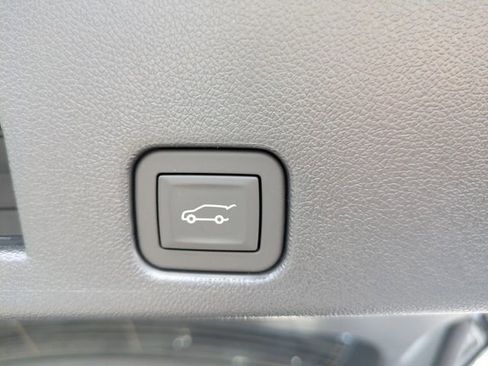 New 2025 Buick Enclave Preferred w/ Power Package image 17