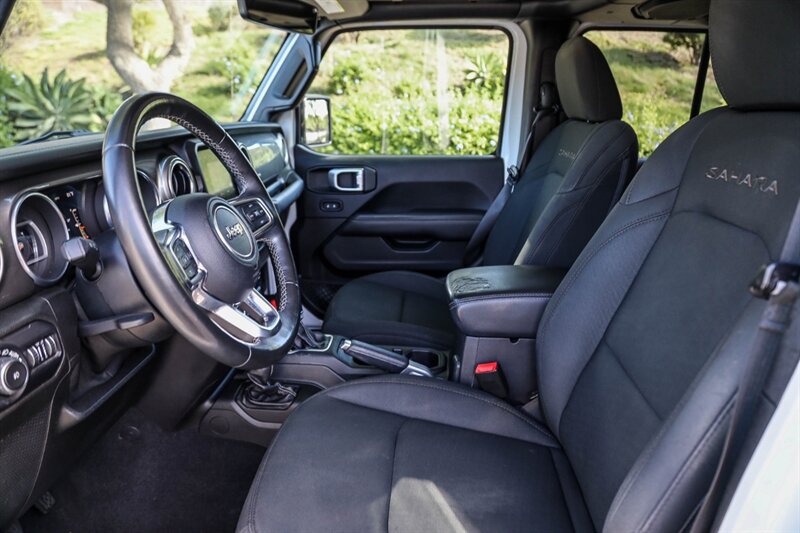 Used 2018 Jeep Wrangler Unlimited Sahara AWD/4WD image 25