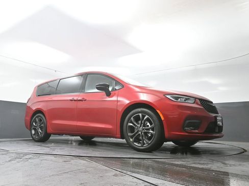 New 2026 Chrysler Pacifica Select image 38