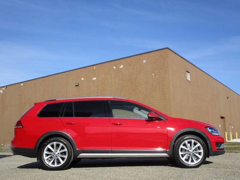 Used 2018 Volkswagen Golf Alltrack SE image 8