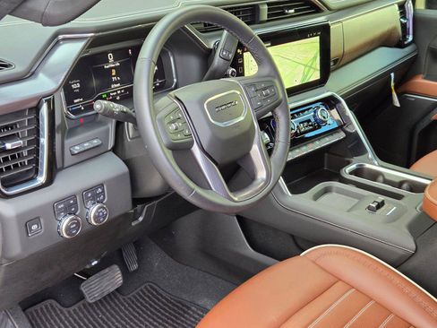 Used 2025 GMC Sierra 2500 Denali Ultimate AWD/4WD image 10
