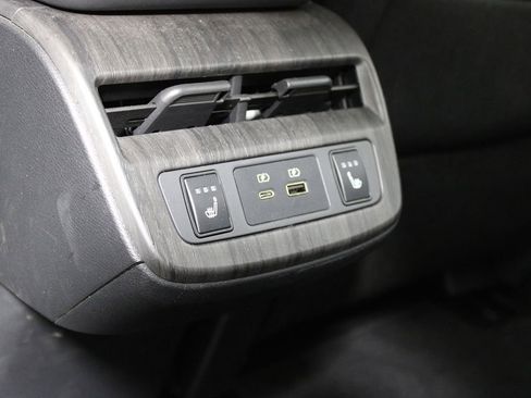 Used 2024 Nissan Ariya FWD image 29