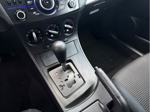 Used 2013 MAZDA MAZDA3 i SV image 17