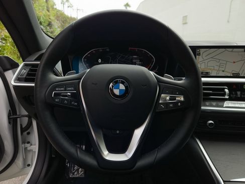 Used 2023 BMW 430i Convertible w/ Premium Package image 15