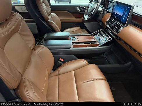 Used 2023 Lincoln Navigator Reserve AWD/4WD image 11
