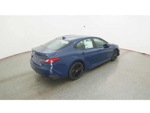 New 2026 Toyota Camry SE image 9