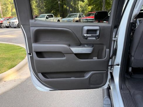 Used 2017 Chevrolet Silverado 1500 LT w/ All Star Edition AWD/4WD image 29