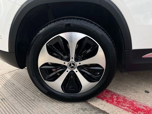 Used 2025 Mercedes-Benz GLA 250 image 9