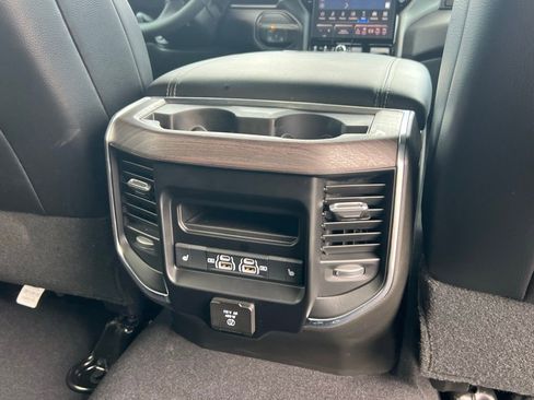 Used 2025 RAM 3500 Laramie AWD/4WD image 21