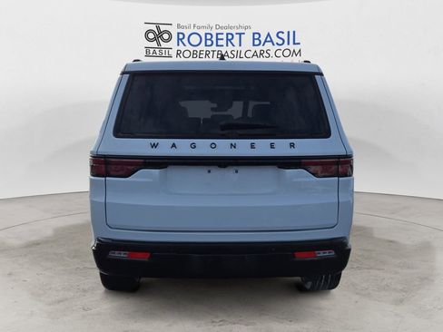 Used 2024 Jeep Wagoneer Series II image 4