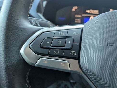 Used 2024 Volkswagen Taos SE image 17