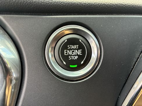 Used 2020 Chevrolet Blazer Premier w/ Driver Confidence II Package FWD image 33