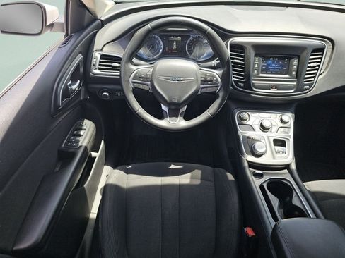 Used 2015 Chrysler 200 Limited w/ Convenience Group FWD image 4