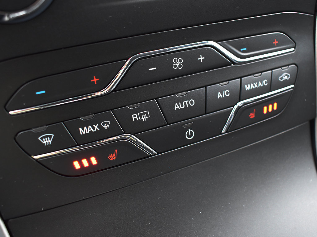 Used 2019 Ford Edge SEL w/ Equipment Group 201A FWD image 20