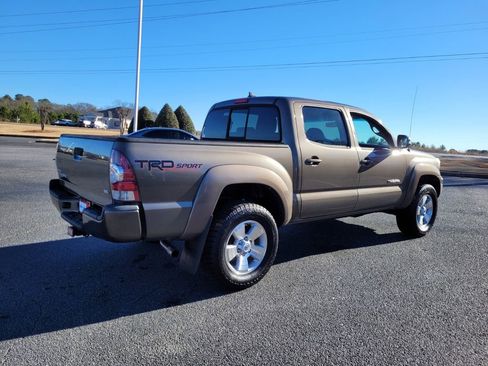 Used 2014 Toyota Tacoma 4x4 Double Cab w/ TRD Sport Package image 10
