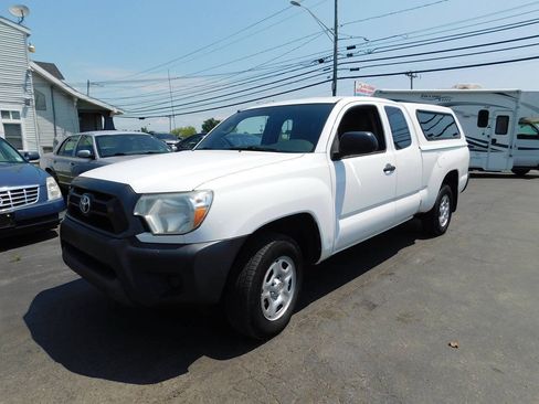 Used 2014 Toyota Tacoma 2WD Access Cab image 3
