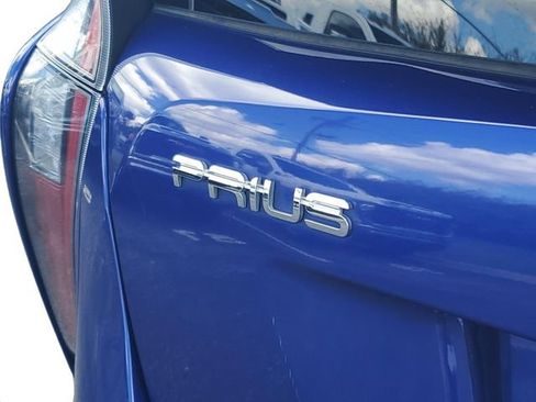 Used 2018 Toyota Prius Three Touring FWD image 31