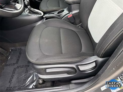 Used 2015 Kia Soul + image 15
