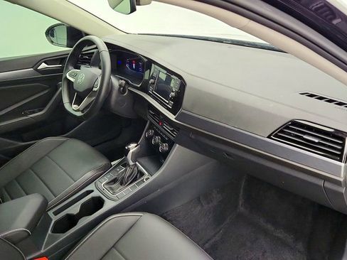 Used 2023 Volkswagen Jetta SE w/ Panoramic Sunroof Package image 24