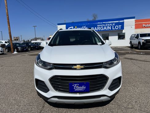Used 2022 Chevrolet Trax LT w/ Driver Confidence Package image 2