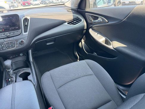 Used 2025 Chevrolet Malibu LT FWD image 15