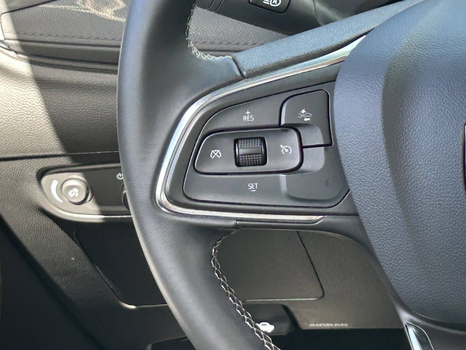 Certified 2024 Buick Encore GX Preferred FWD image 21