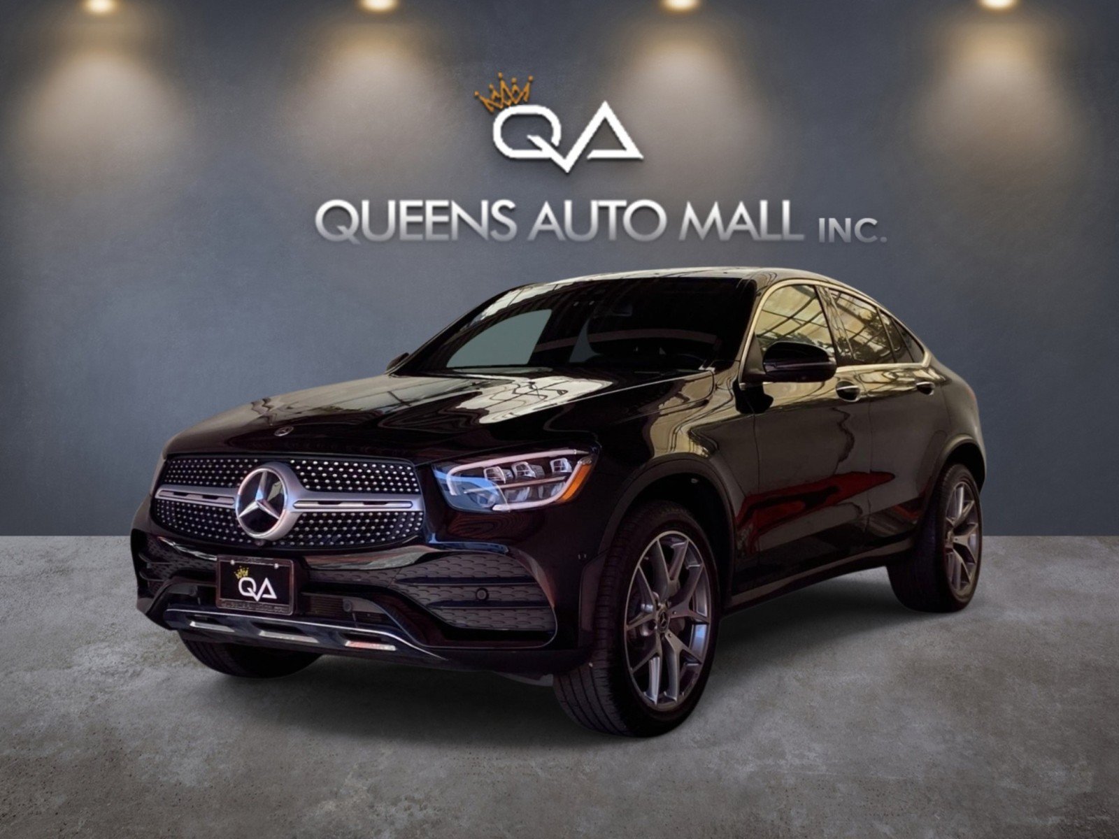 Used 2023 Mercedes-Benz GLC 300 4MATIC Coupe image 3