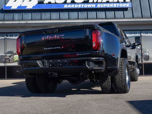 Used 2022 GMC Sierra 3500 Denali image 3