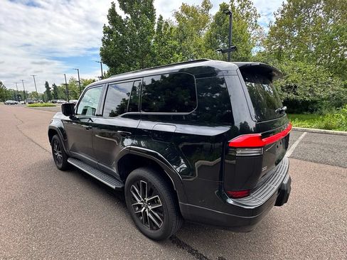 Used 2025 Lexus GX 550 w/ Accessory Package (2T) AWD/4WD image 6