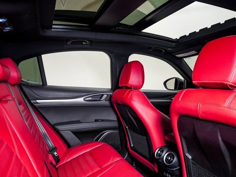 Used 2023 Alfa Romeo Stelvio Veloce image 16