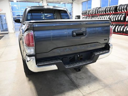 Used 2022 Toyota Tacoma TRD Off-Road image 6