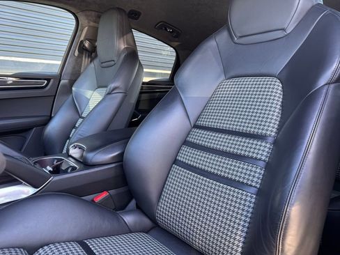 Certified 2020 Porsche Cayenne Turbo image 15