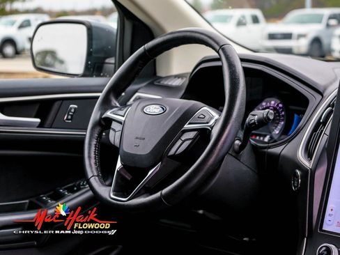 Used 2022 Ford Edge SEL w/ Convenience Package image 12