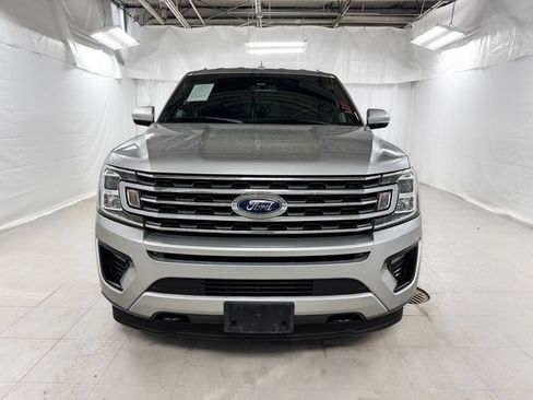 Used 2019 Ford Expedition XLT w/ Equipment Group 202A AWD/4WD image 2