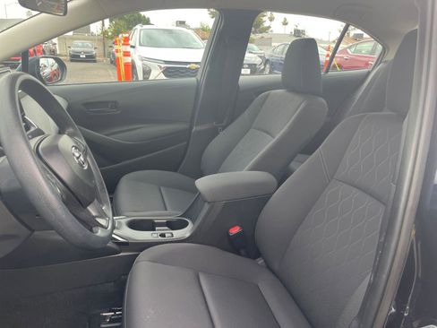 Used 2025 Toyota Corolla LE image 35