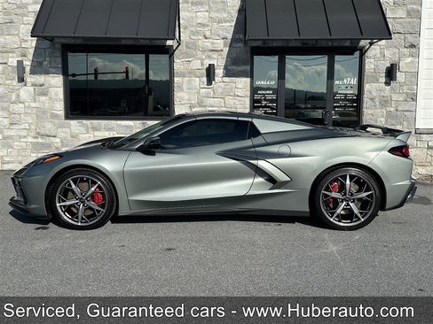 Used 2022 Chevrolet Corvette STINGRAY CONVERTIBLE w/ Z51 Performance Package image 9