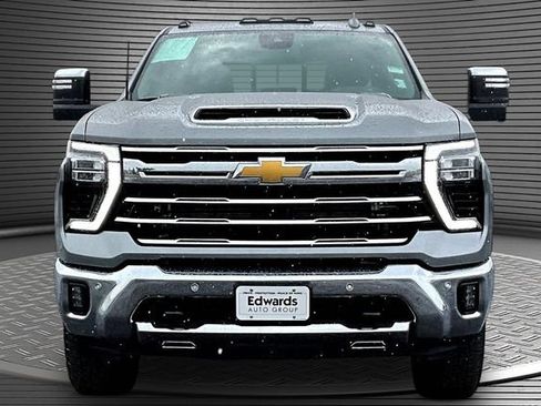 Used 2024 Chevrolet Silverado 2500 LTZ w/ LTZ Plus Package AWD/4WD image 2