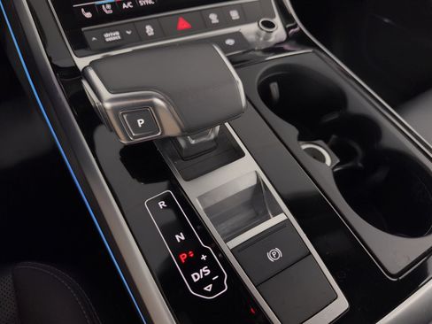 Used 2021 Audi Q8 Premium Plus AWD/4WD image 25