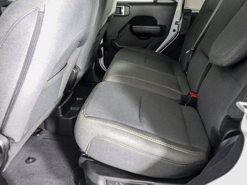 Used 2024 Jeep Wrangler Unlimited image 16