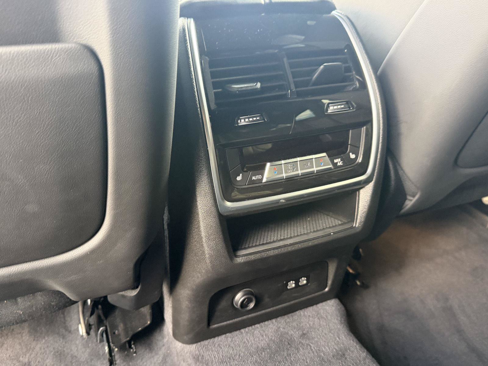 Used 2025 BMW XM AWD/4WD image 46