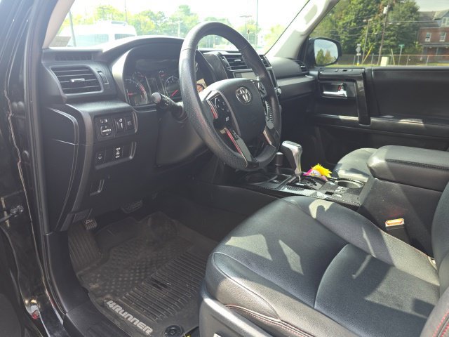 Used 2020 Toyota 4Runner TRD Off-Road Premium w/ Moonroof Package AWD/4WD image 31