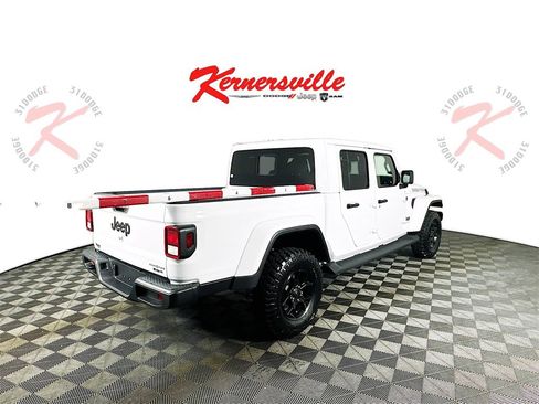 New 2025 Jeep Gladiator Sport image 7